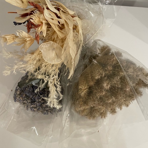 Elegant Dried Floral Arrangement - Cream and Brown -set of 3 bundles NIB - Picture 12 of 12